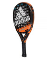 Pala de pádel adidas adipower control 3.0. Colores negro y naranja, con logotipo adidas en blanco. Forma redonda. Vista lateral.