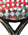 Pala de pádel adidas adipower soft 2.0. En colores negro, gris, con el logotipo de la marca en rojo. Vista con zoom.